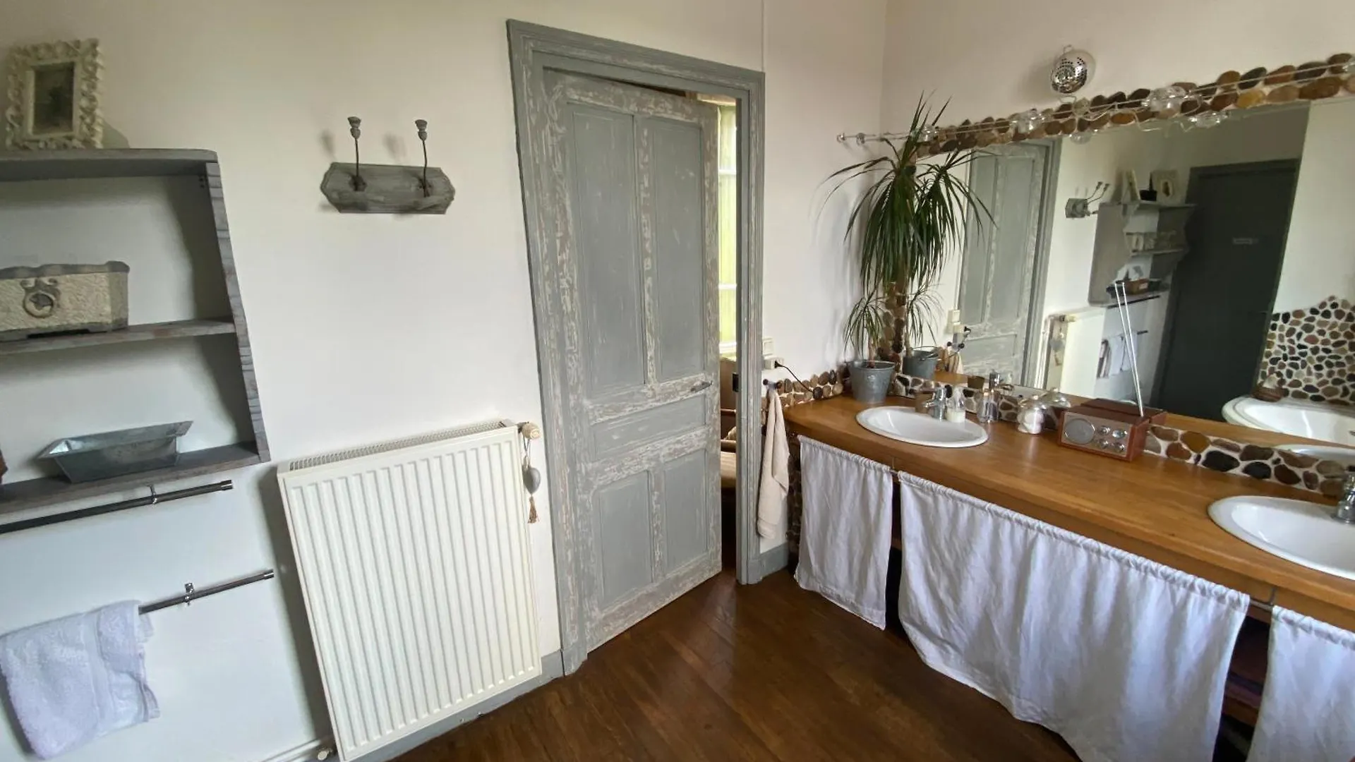 99 Maison Des Merles Villa Briennon 0*,